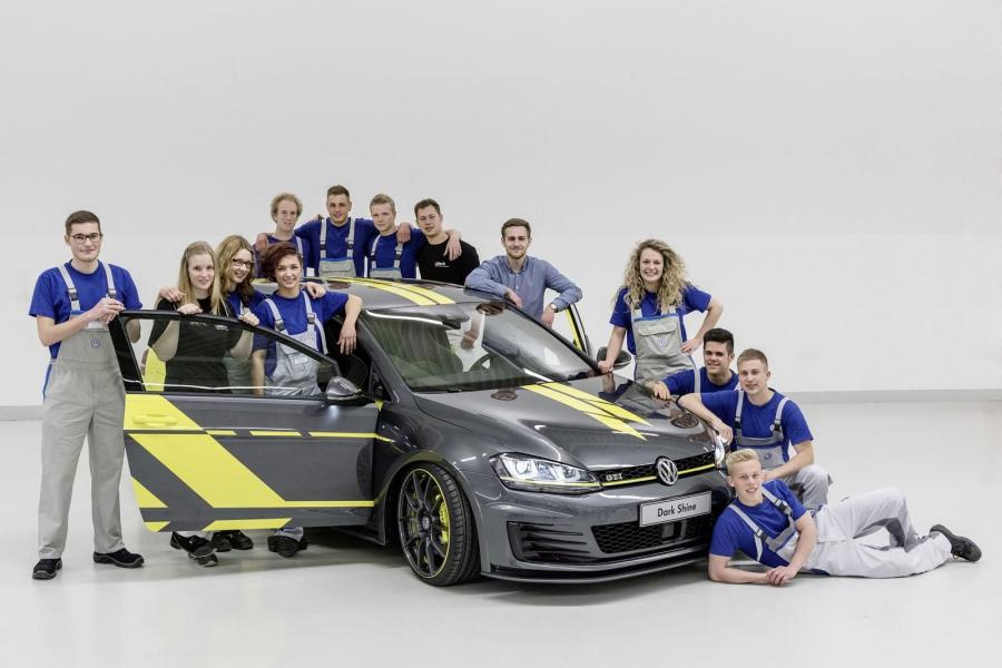  Volkswagen Golf GTi Dark Shine 2015 года  (фото 7 из 24)